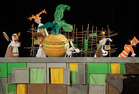 Місяць, наче скибка сиру