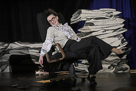 На фото Олега Владимирського сцени з вистави