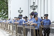 Защищать горсовет в день сессии милиции было не от кого...