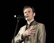 Поет Александр Кургускин