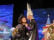 Влюбленная пара — Кащей и Баба-Яга (Геннадий Скарга и Карина Шрагина)