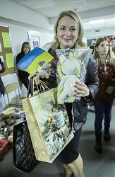 Не ушла без покупки директор департамента образования и науки горсовета Елена Буйневич