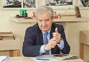 После заседания жюри — беседа с головой ОГА. Сергей Гриневецкий — о подготовке к дню рождения Одесской области и 30-летию Независимости Украины, позабытых литературных премиях имени Б. Деревянко, И. Гайдаенко, И. Рядченко